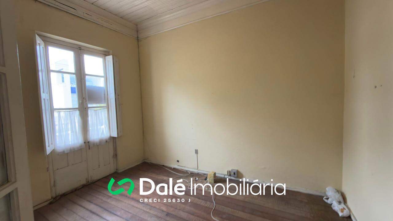 Casa à venda no Centro: 