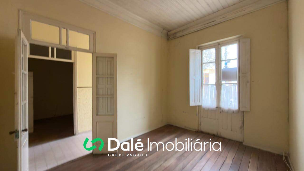 Casa à venda no Centro: 