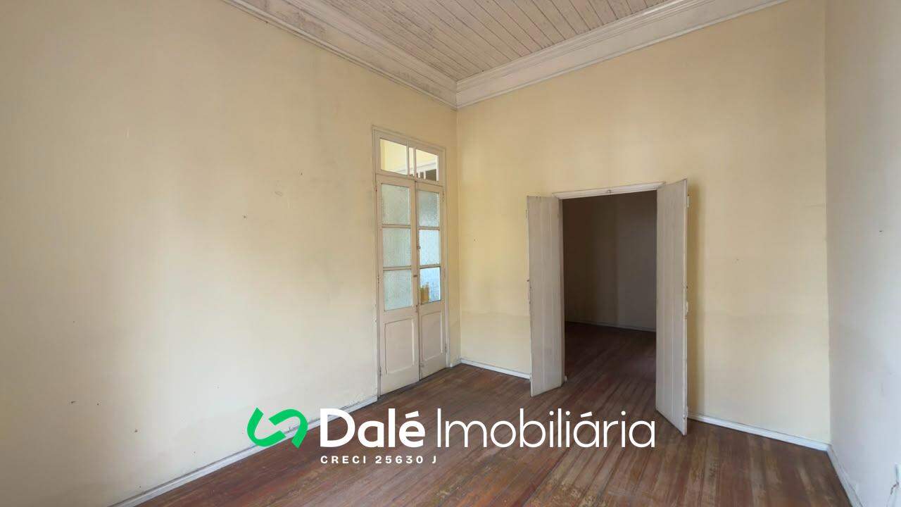 Casa à venda no Centro: 
