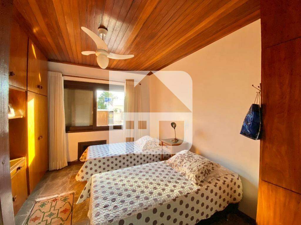 Casa à venda no Centro: 