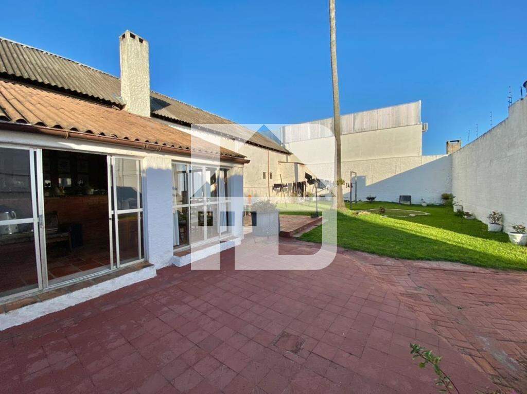 Casa à venda no Centro: 