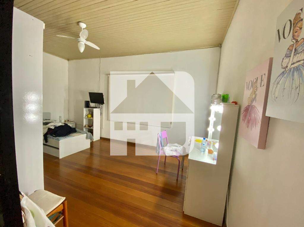 Casa à venda no Centro: 