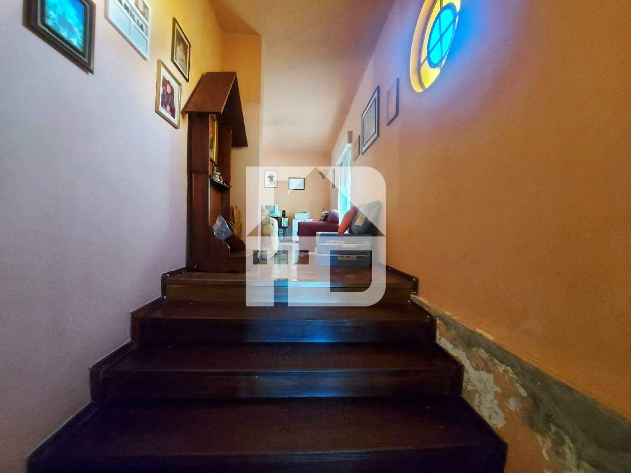 Casa à venda no Centro: acesso sala de estar