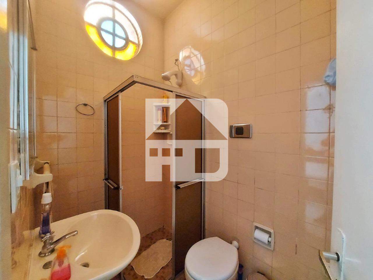 Casa à venda no Centro: banheiro suíte inferior