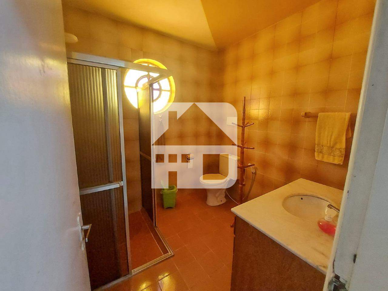 Casa à venda no Centro: banheiro social