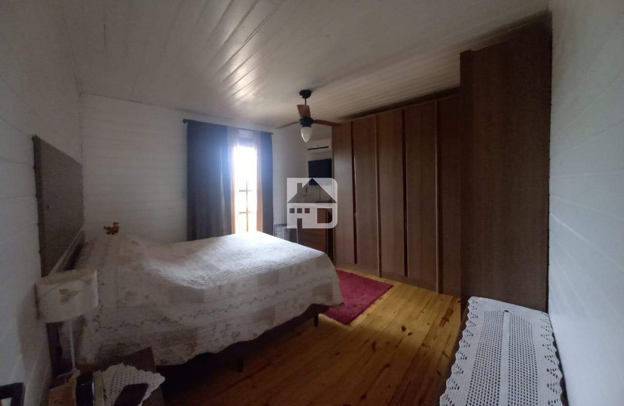 Casa à venda no Floresta: Dormitório principal