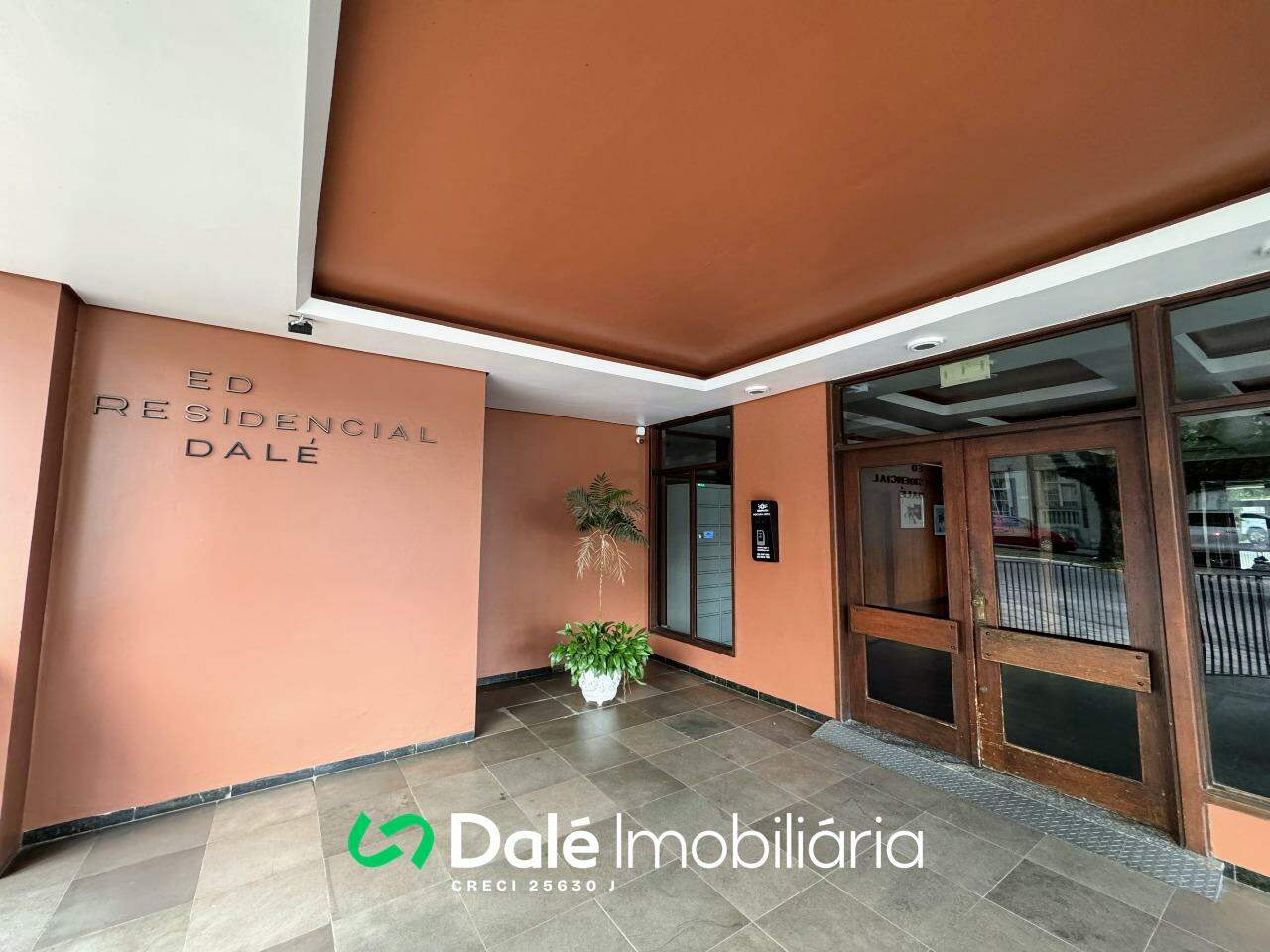 Apartamento à venda no Centro: Entrada