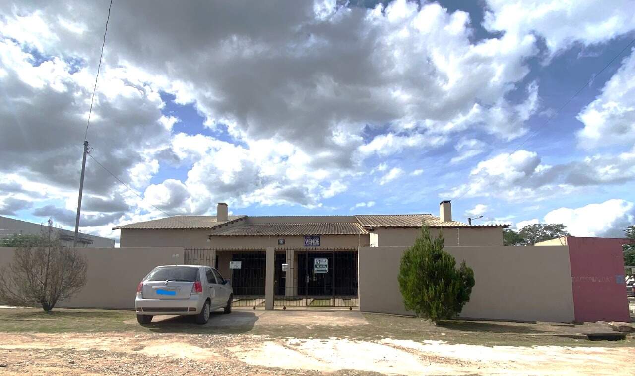 Casa à venda no Industrial I: 