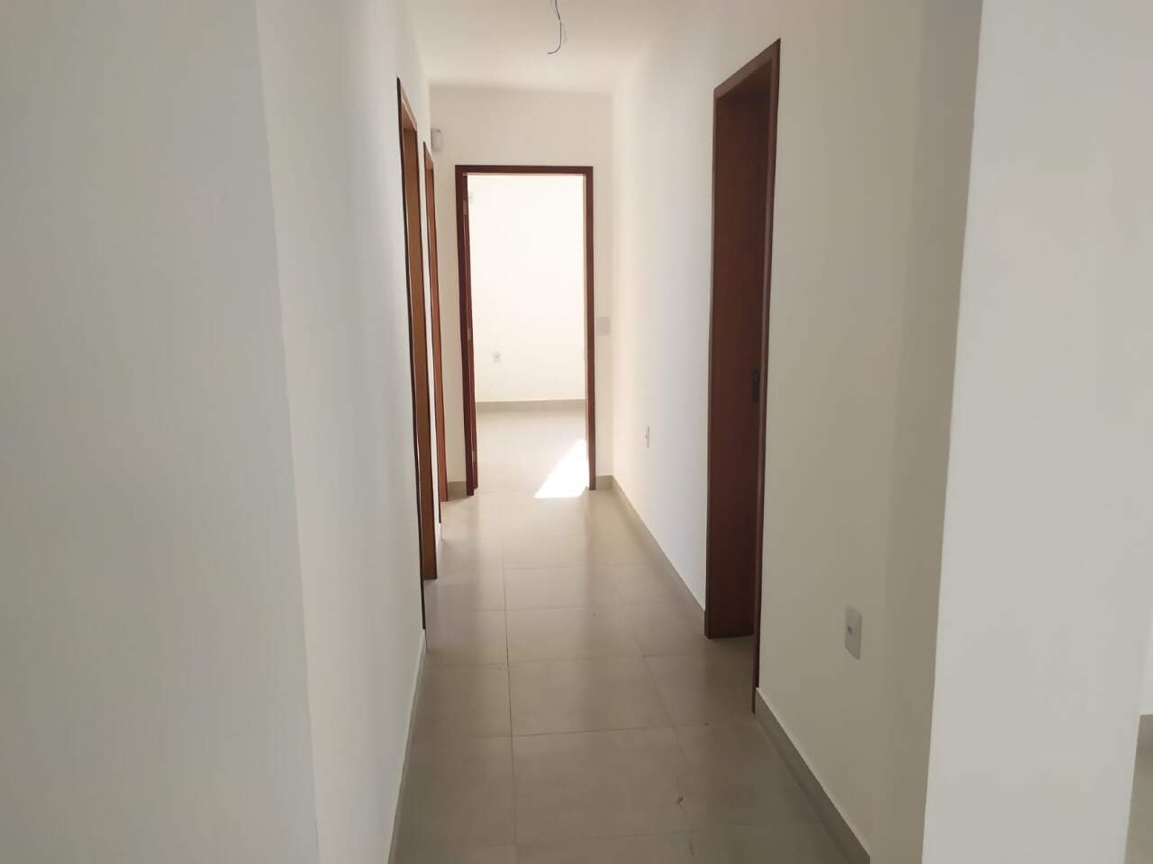 Casa à venda no Getúlio Vargas: Corredor de acesso a banheiro e dormitórios