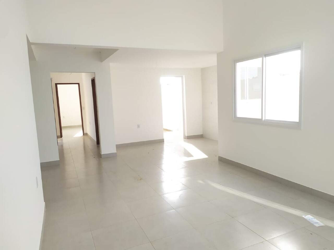Casa à venda no Getúlio Vargas: Sala ampla e iluminada