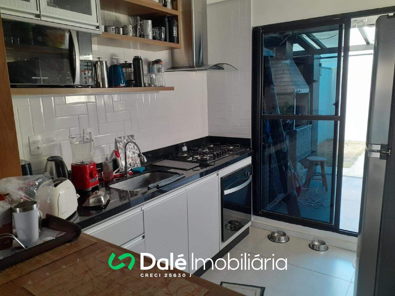 Casa à venda no Industrial I: cozinha planejada