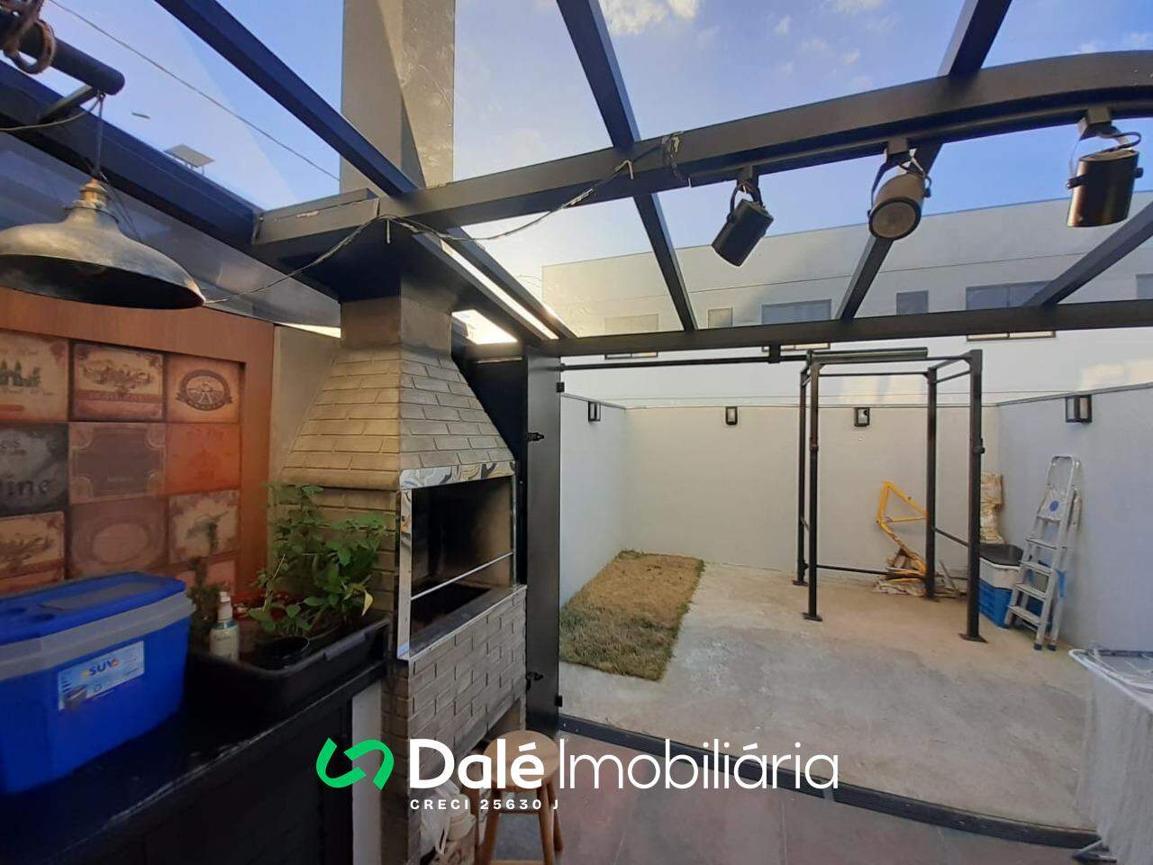 Casa à venda no Industrial I: área gourmet com vidro temperado