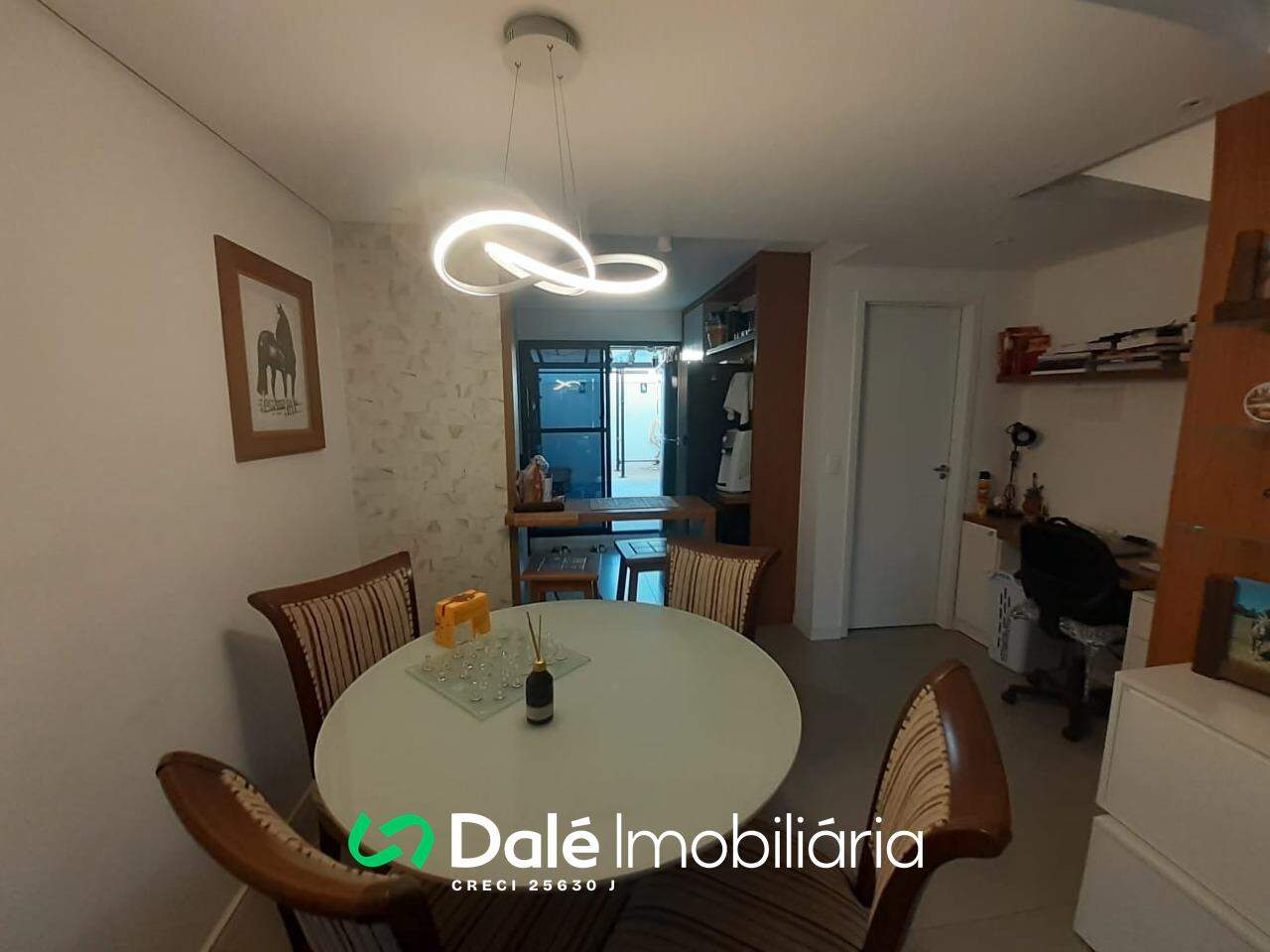 Casa à venda no Industrial I: sala de jantar