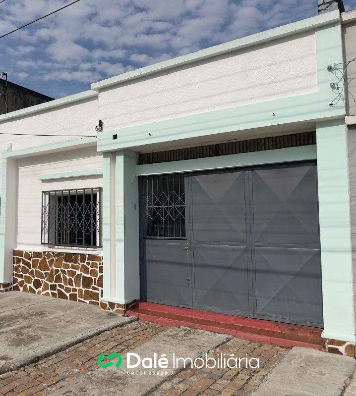 Casa à venda no Centro: 