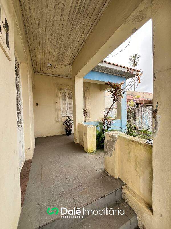 Casa à venda no Centro: 