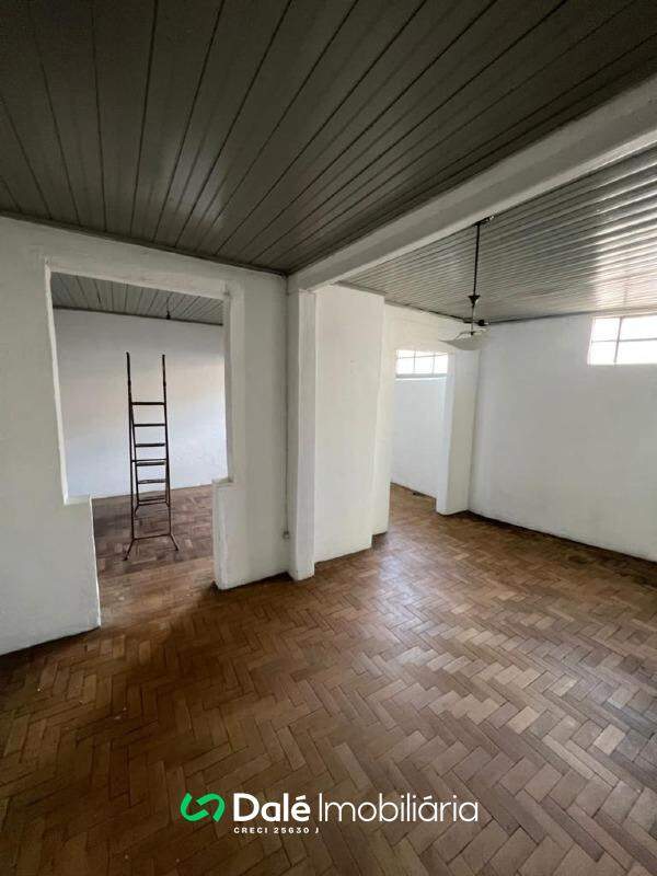 Casa à venda no Centro: 