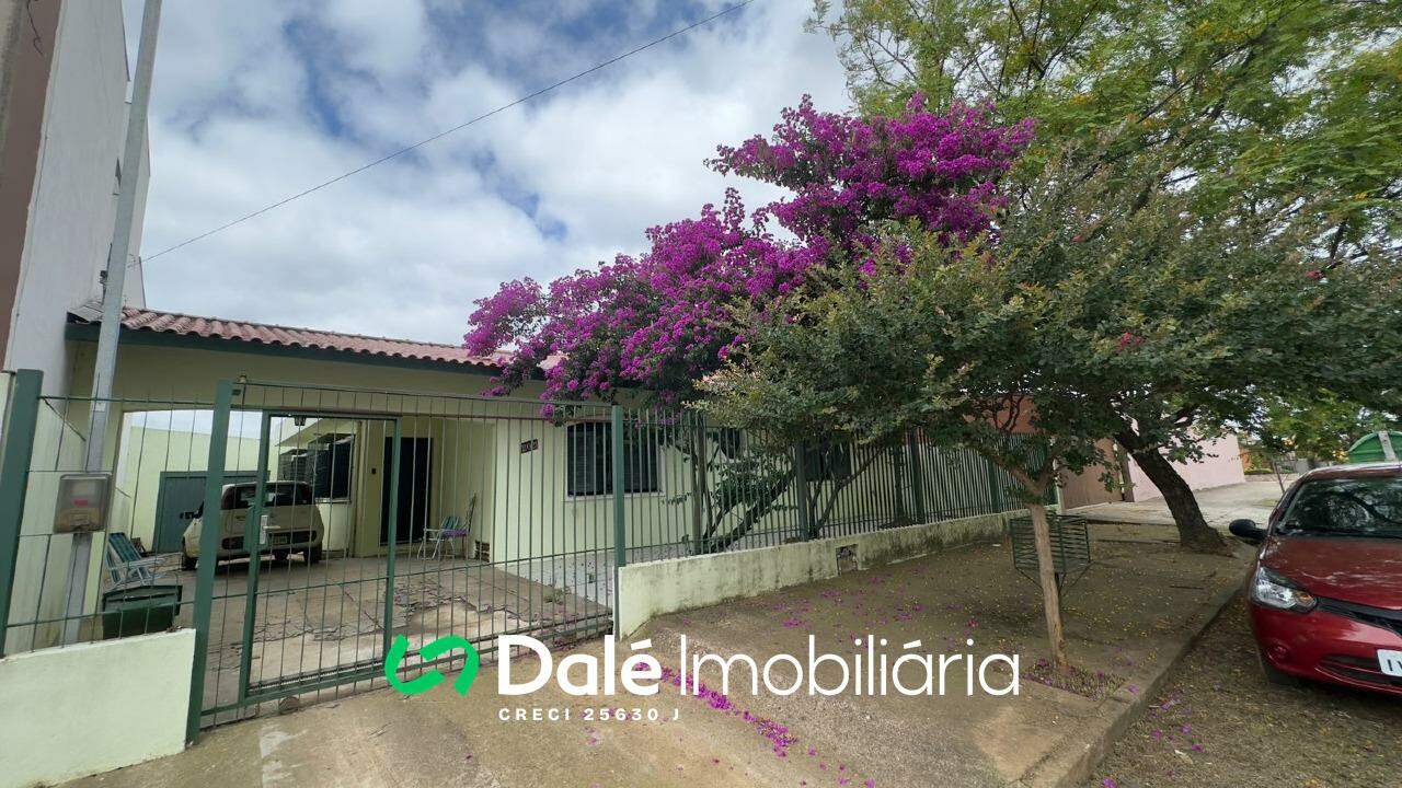 Casa à venda no Centro: frente 