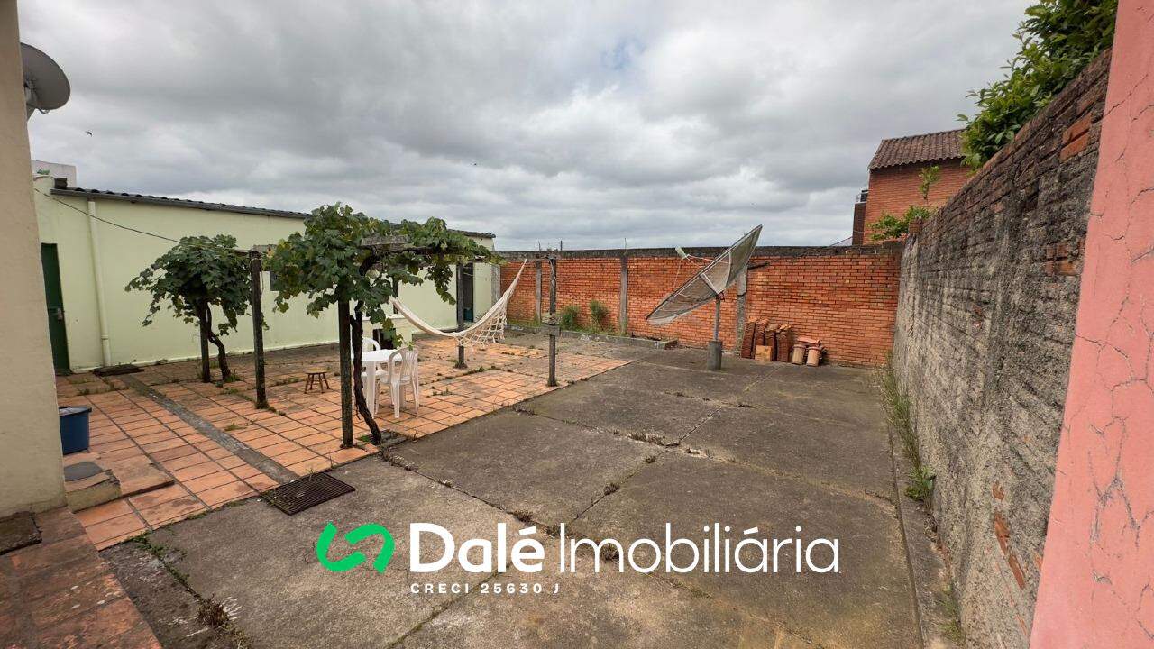 Casa à venda no Centro: pátio 