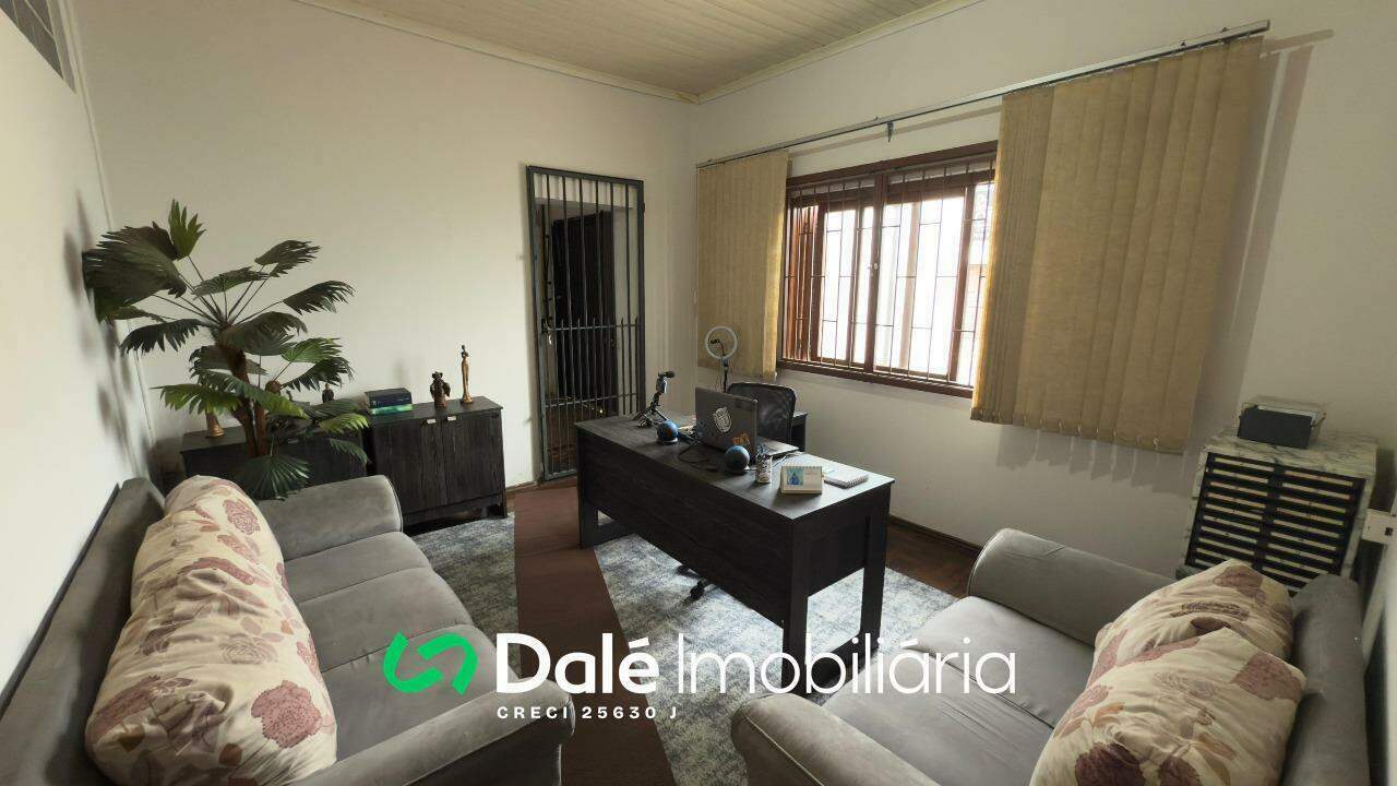 Casa à venda no Centro: 