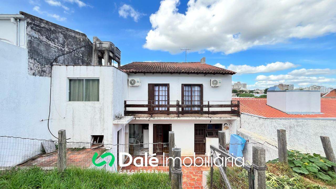 Casa à venda no Centro: 