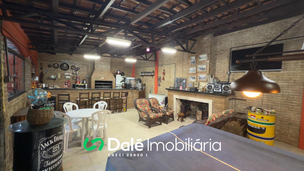 Casa à venda no Centro: 