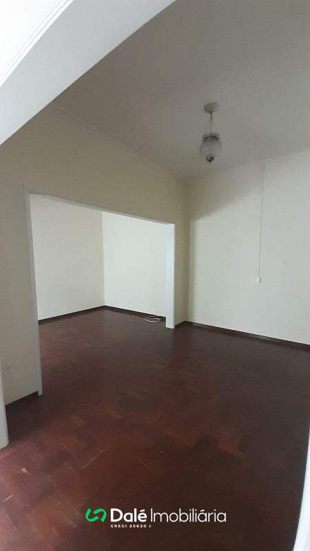 Casa à venda no Centro: 