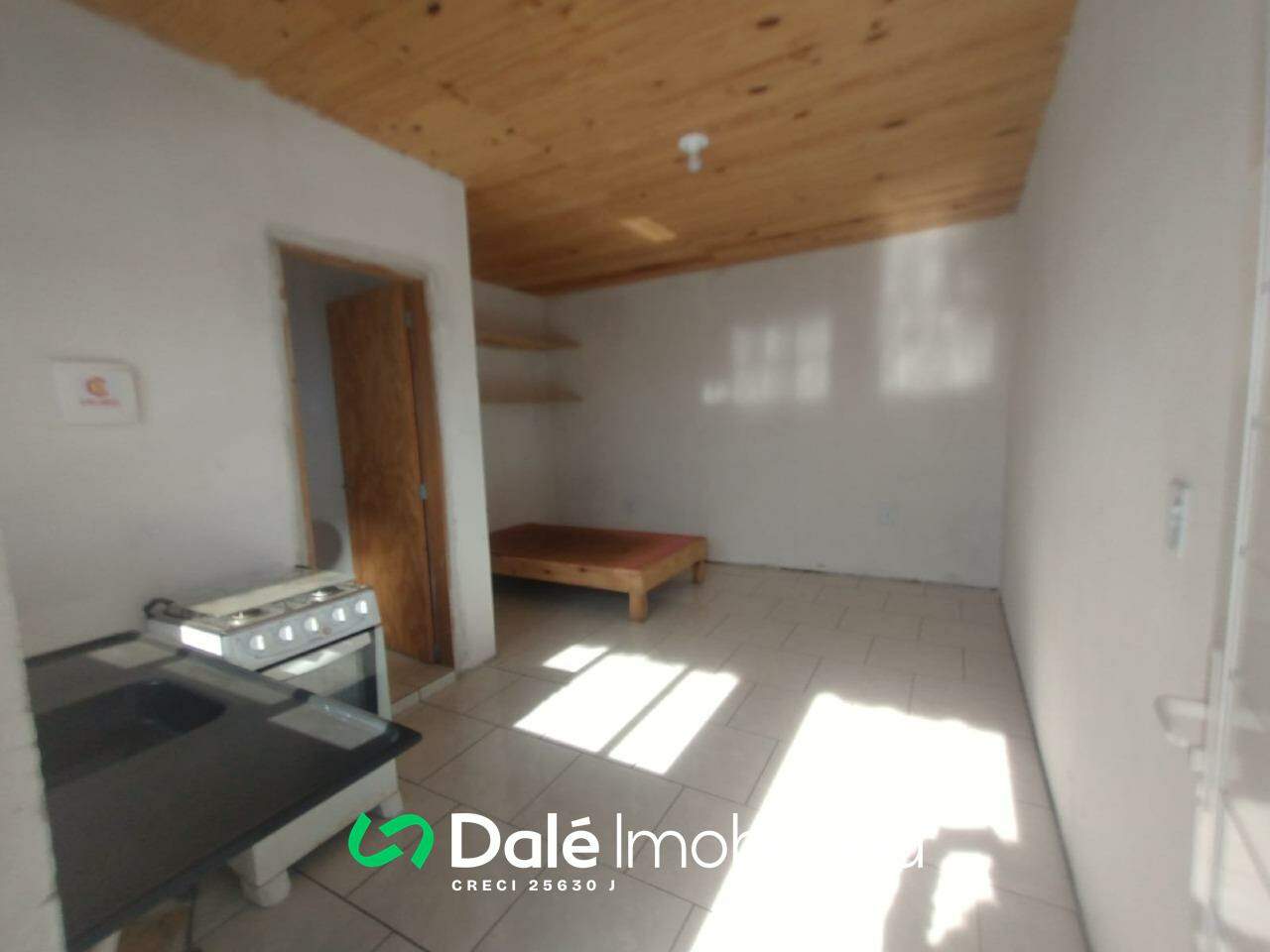 Kitnet para aluguel no Industrial I: Sala / cozinha