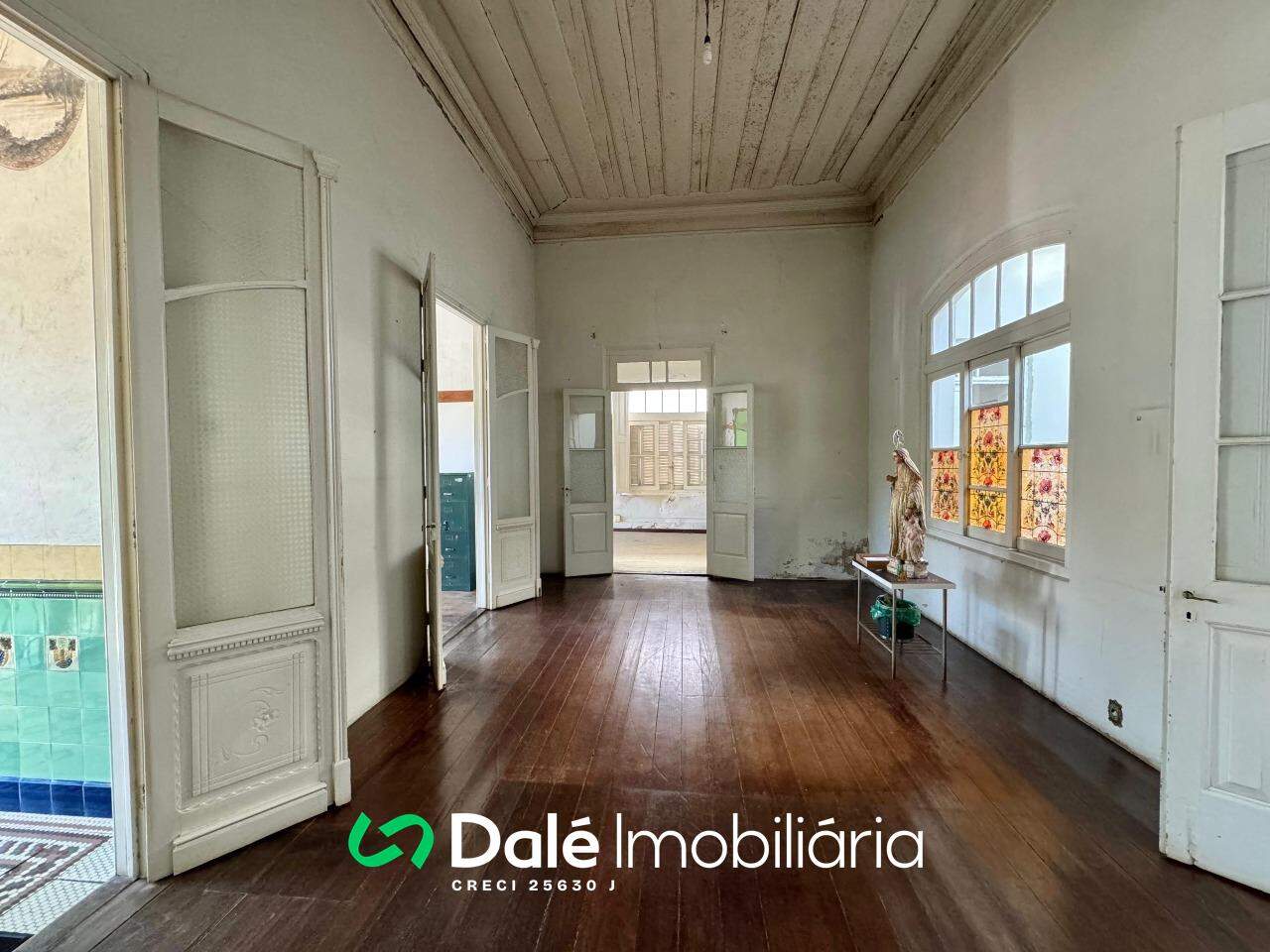 Casa à venda no Centro: 