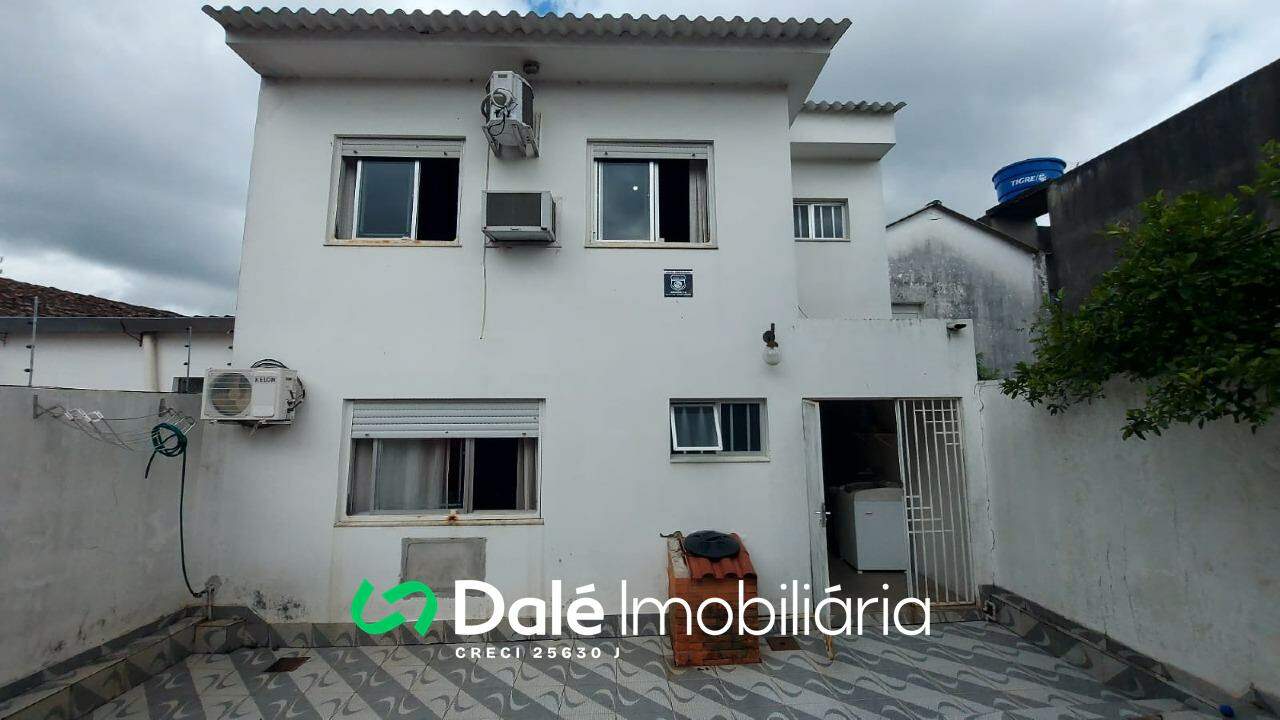 Casa à venda no Centro: pátio fundos