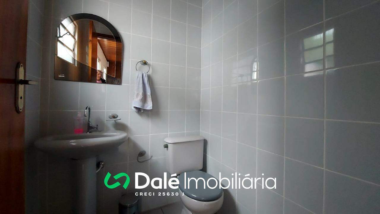 Casa à venda no Centro: lavabo espaço gourmet