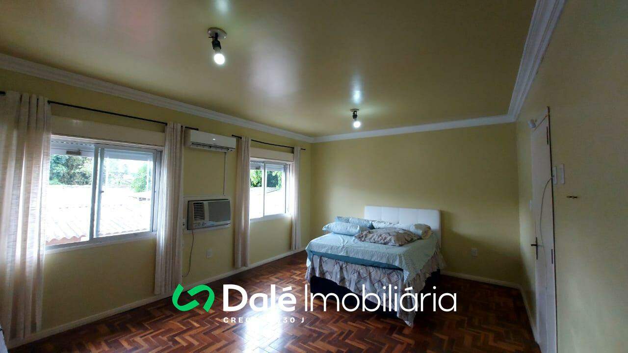 Casa à venda no Centro: suite fundos