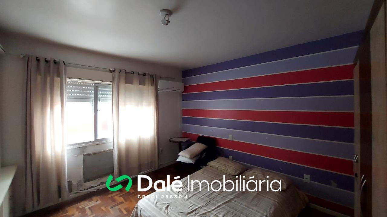 Casa à venda no Centro: suite fundos 