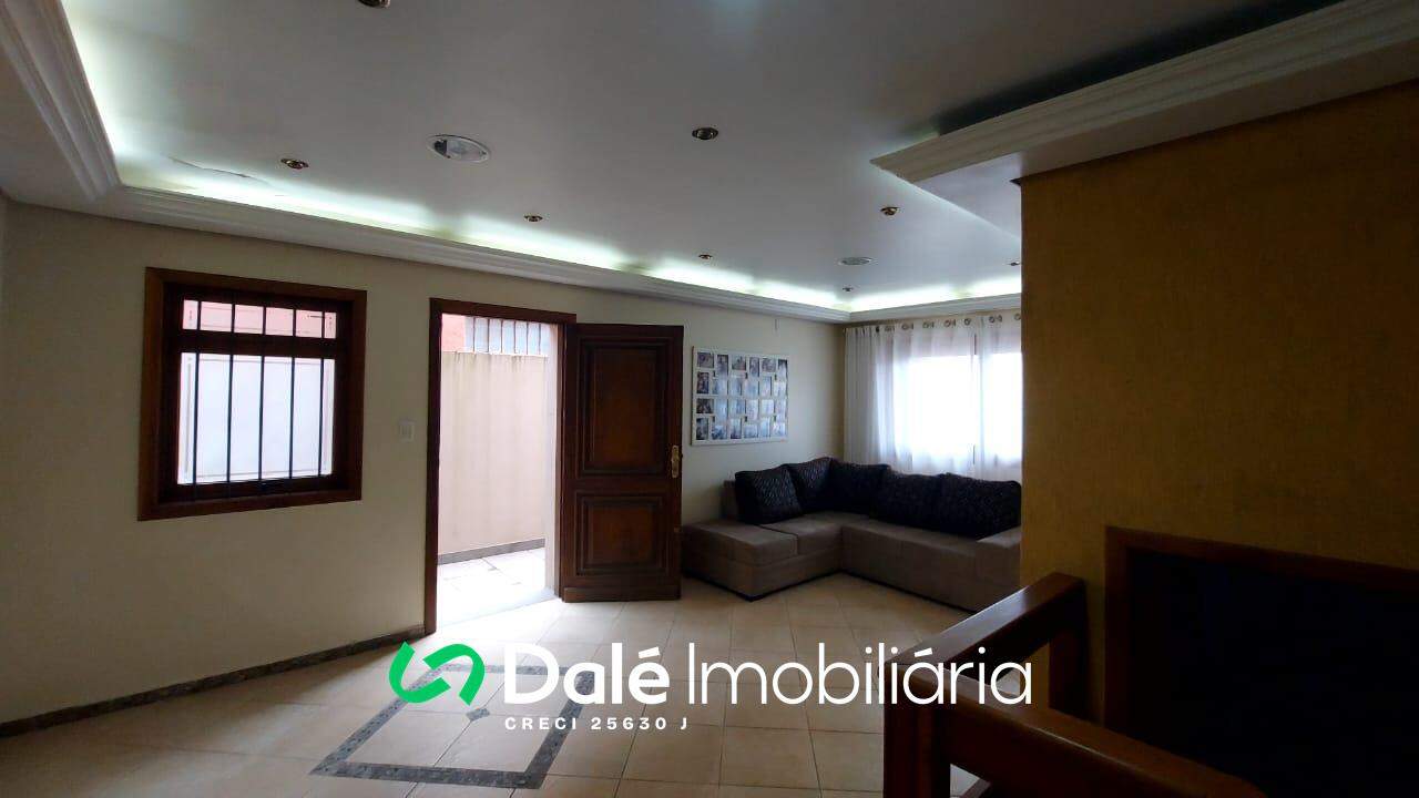 Casa à venda no Centro: sala principal da frente