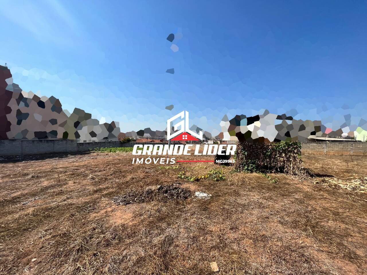 Lote à venda no Jardim Laguna: 