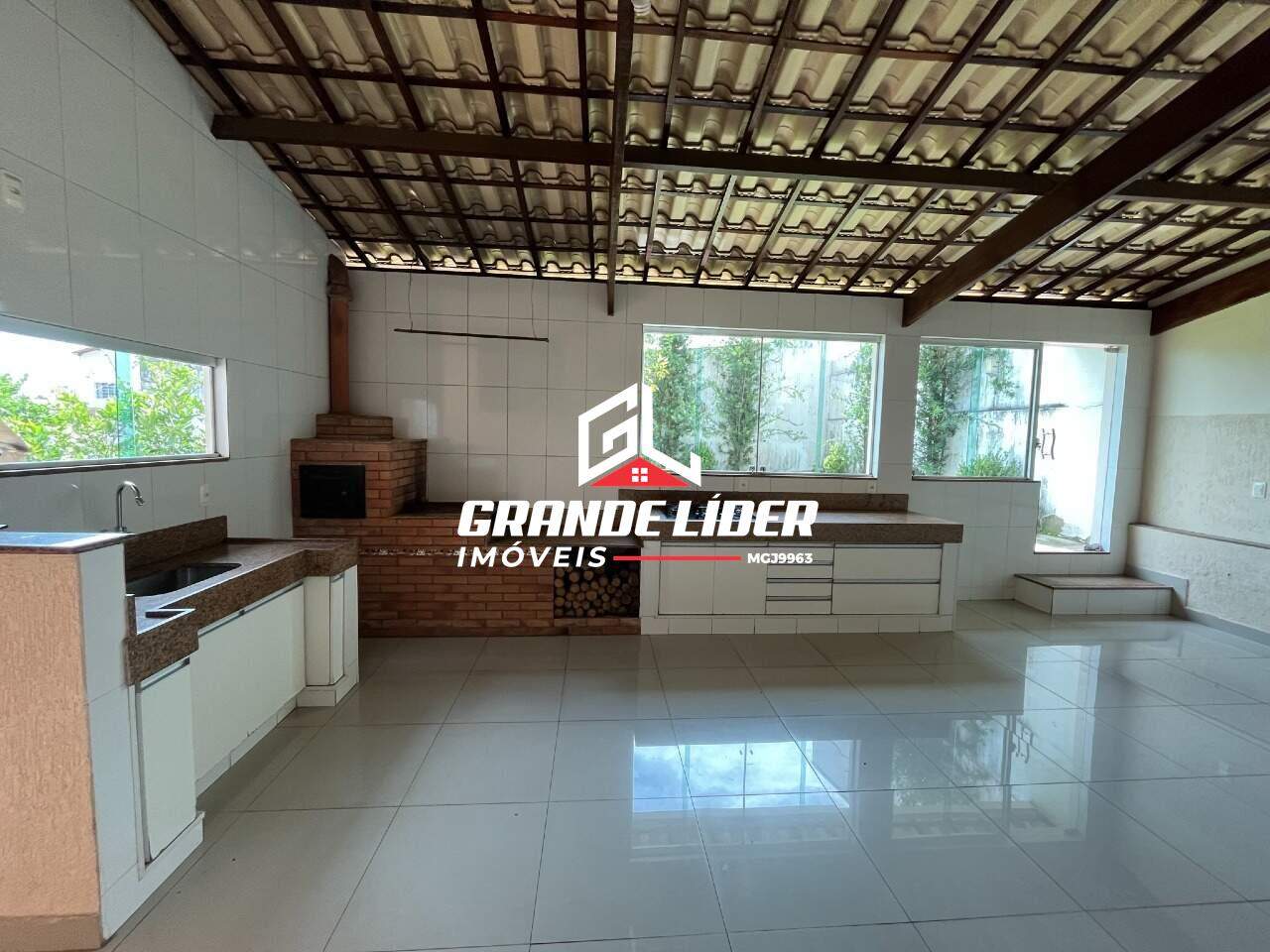 Casa à venda no Colonial: 