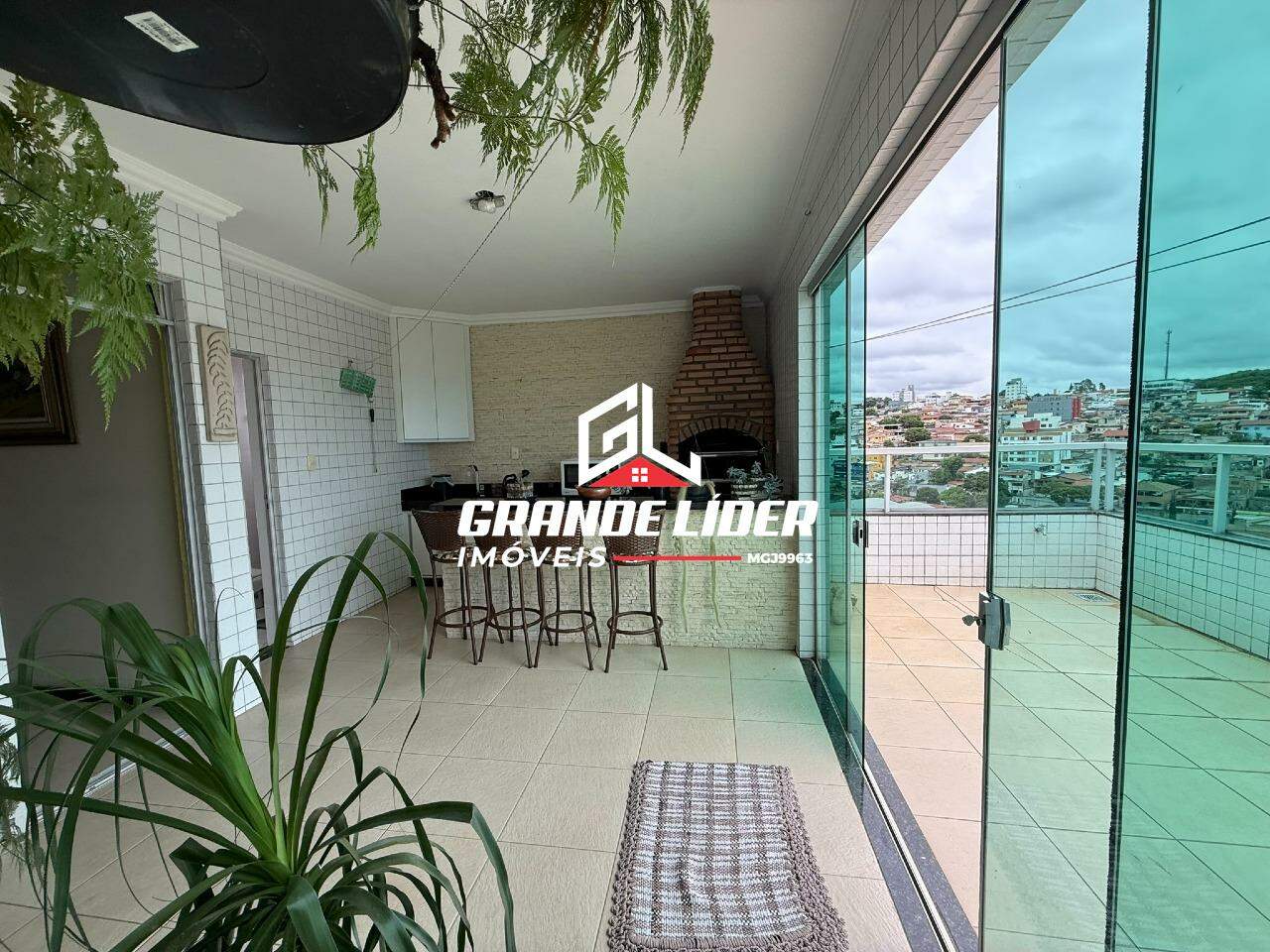 Cobertura à venda no Inconfidentes: 