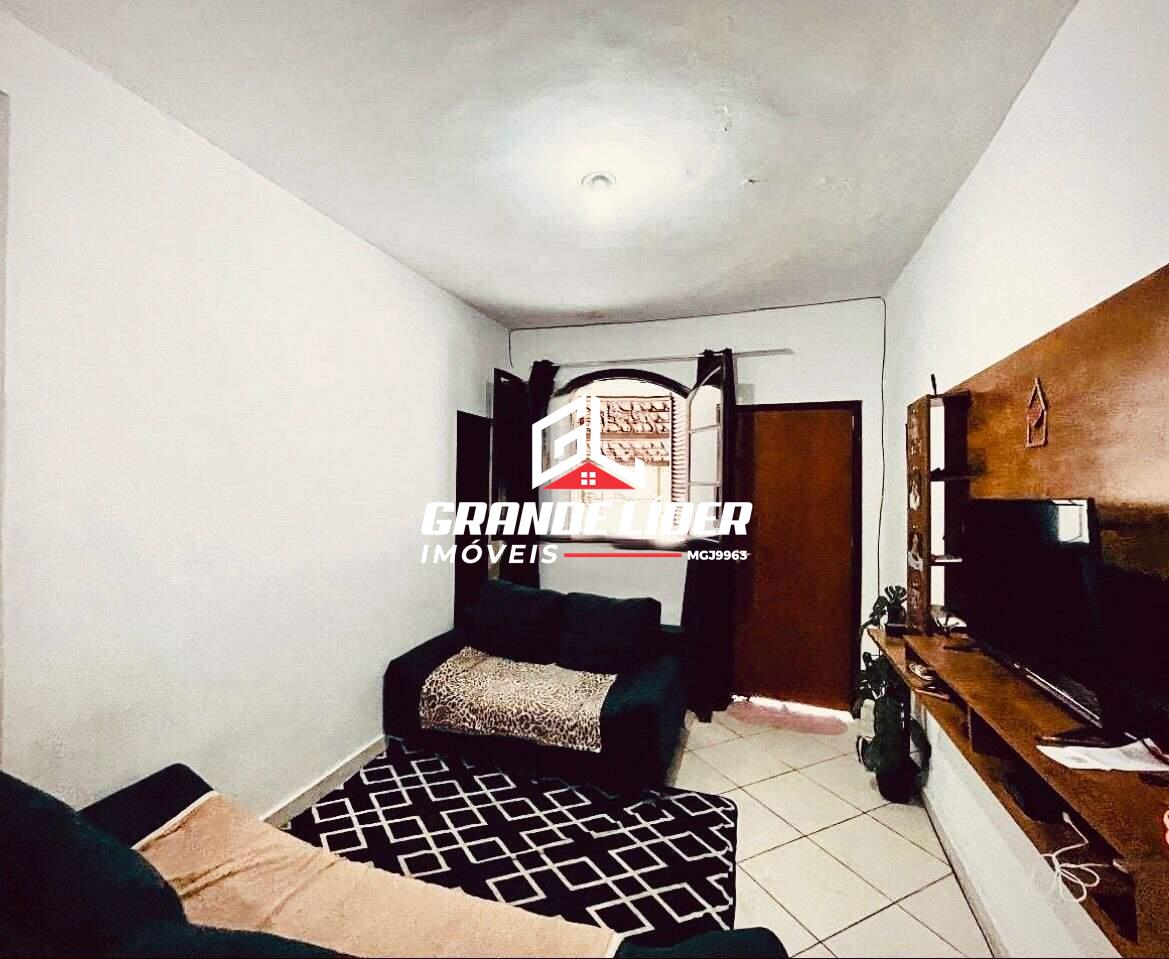 Casa à venda no JK: 