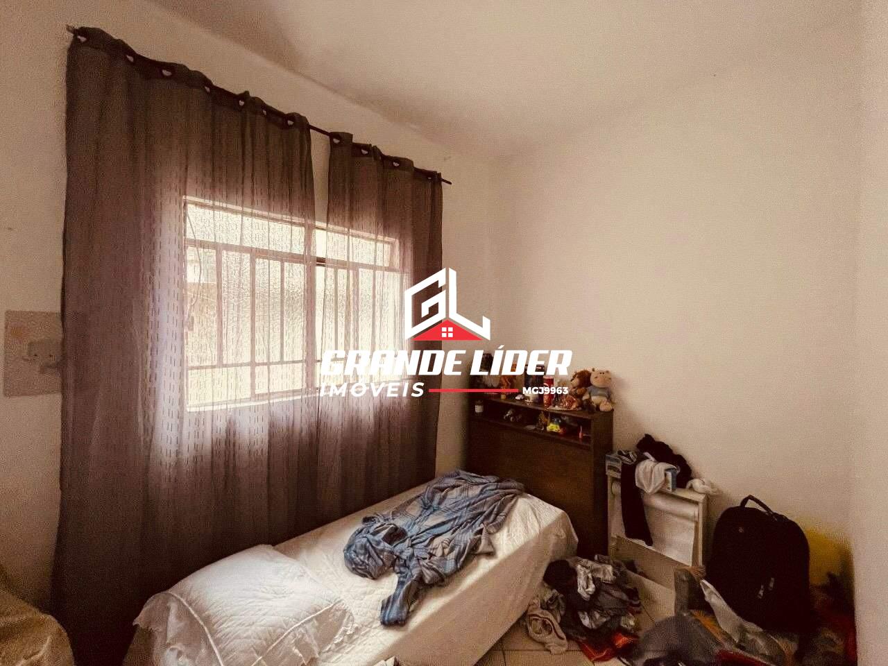 Casa à venda no JK: 