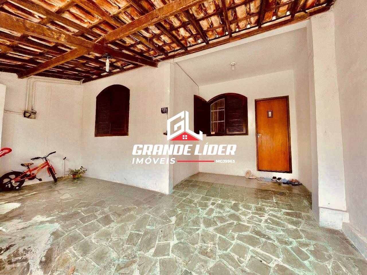 Casa à venda no JK: 