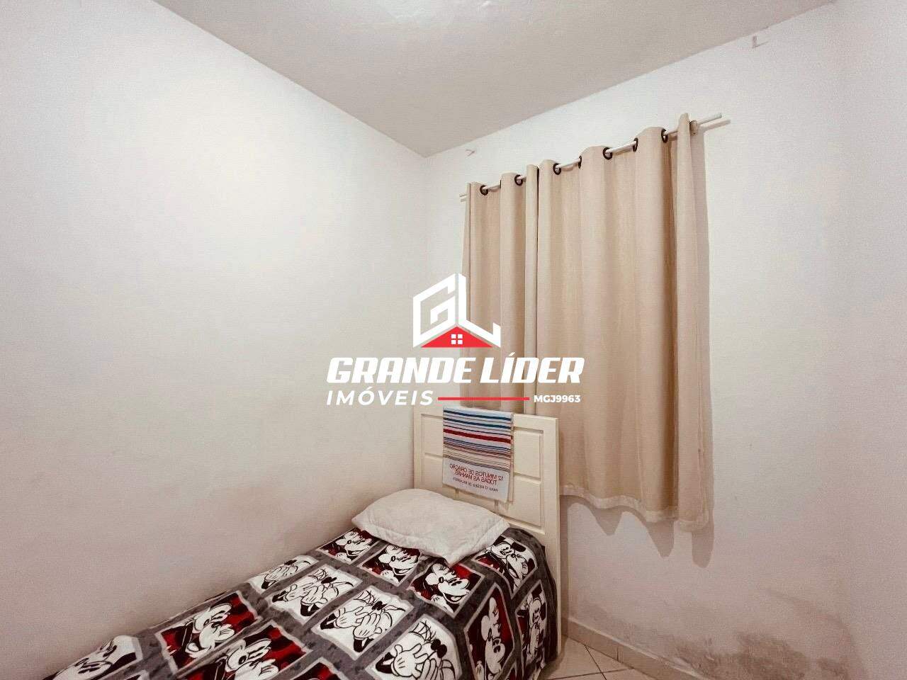 Casa à venda no JK: 