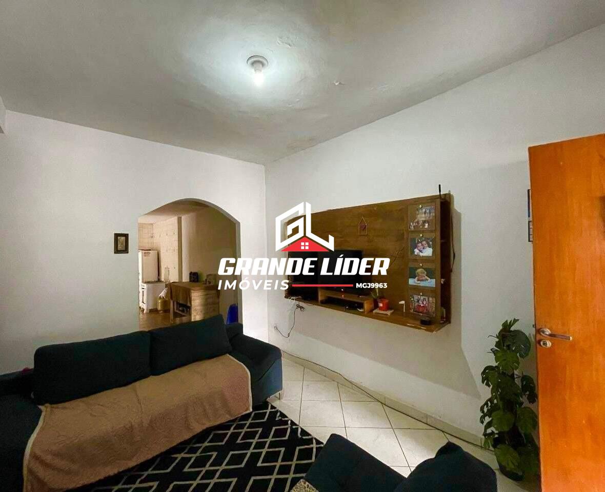 Casa à venda no JK: 