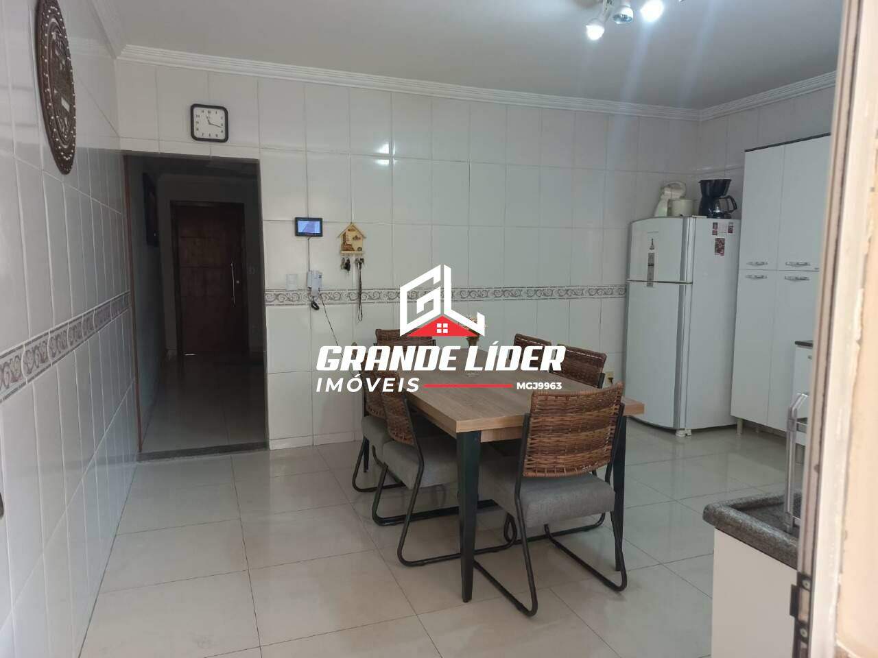 Casa Geminada à venda no Santa Cruz Industrial: 