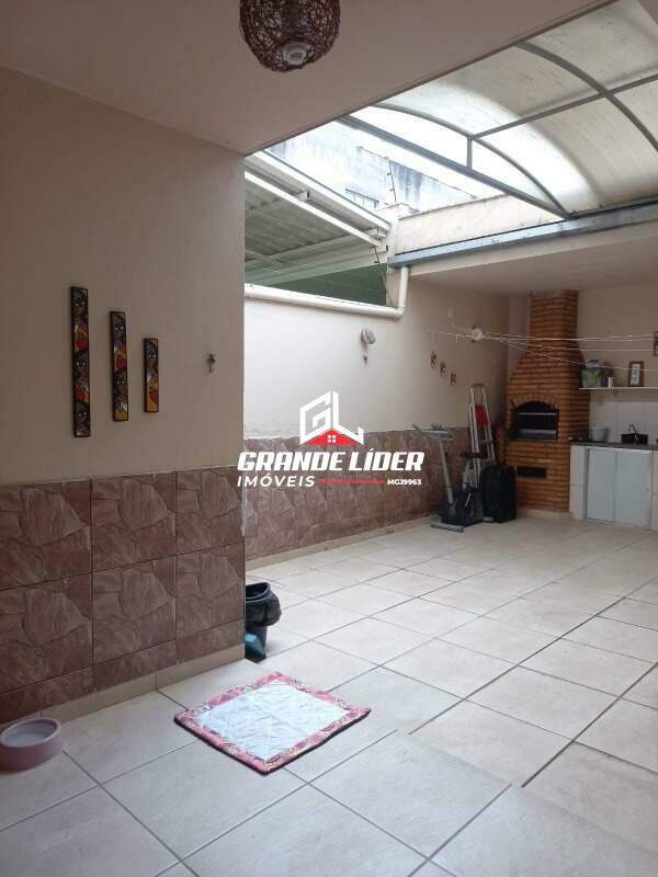 Casa Geminada à venda no Santa Cruz Industrial: 