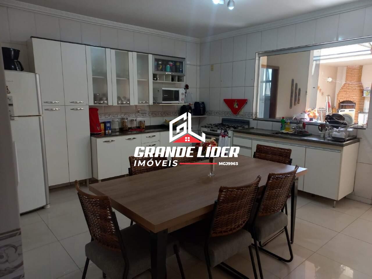 Casa Geminada à venda no Santa Cruz Industrial: 