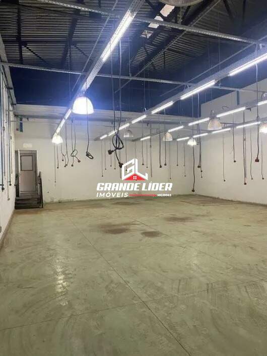 Galpão à venda no Industrial: 