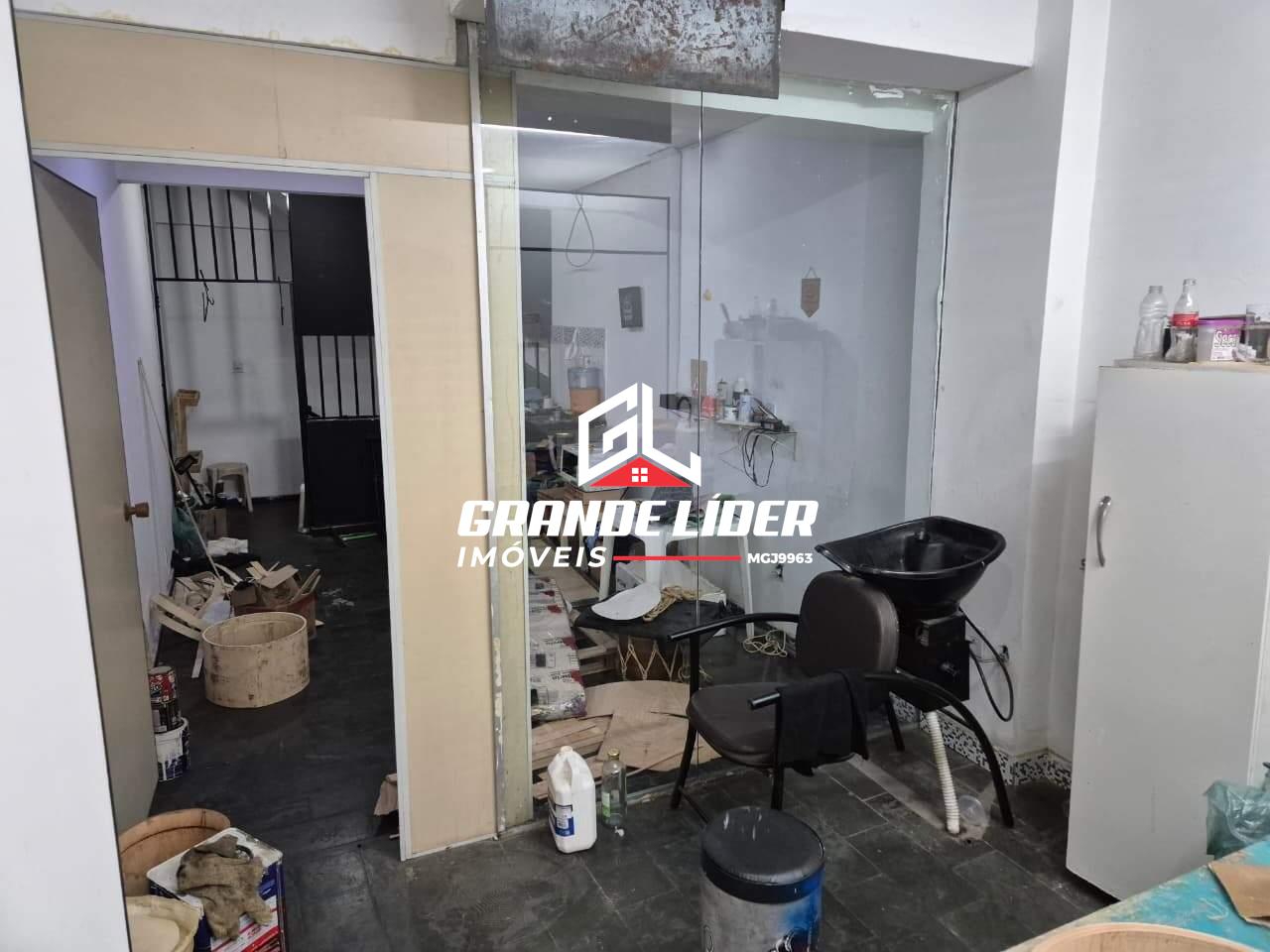 Prédio à venda no Carlos Prates: 