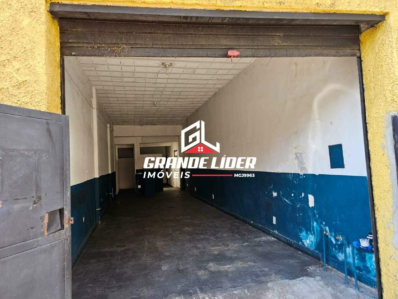 Prédio à venda no Carlos Prates: 