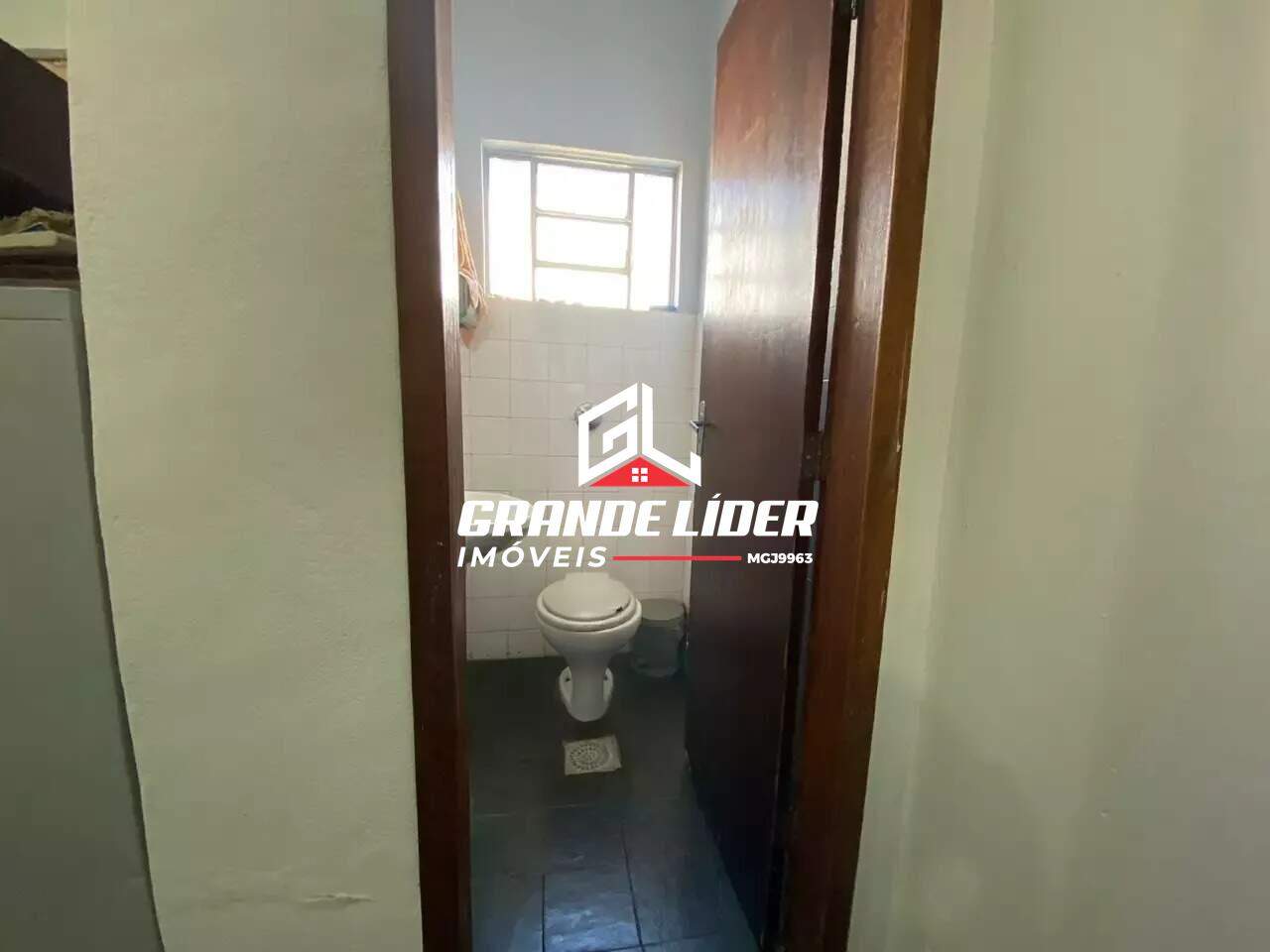 Sala à venda no Santa Cruz Industrial: 