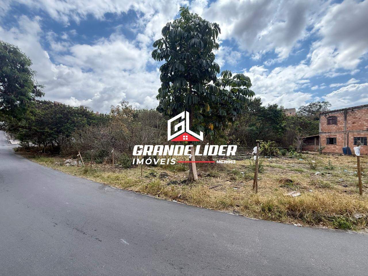 Lote à venda no Palmeiras (Parque Durval de Barros): 