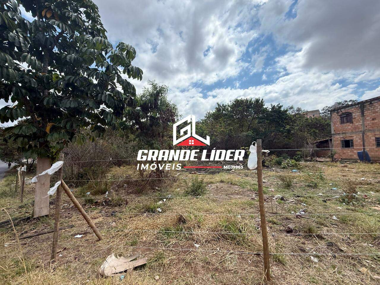 Lote à venda no Palmeiras (Parque Durval de Barros): 